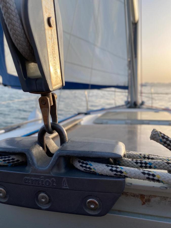 Stay In A Boat - Lisboa Exterior photo